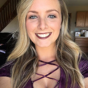 Meet your Posher, Courtney